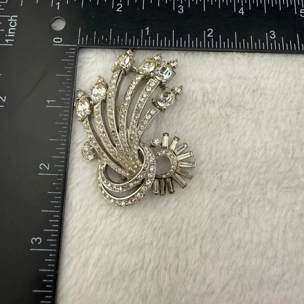 Vintage Rhinestone Fur Clip Silver Tone Spray Comet